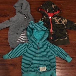 Lot of 3 month sweaters, super cute!